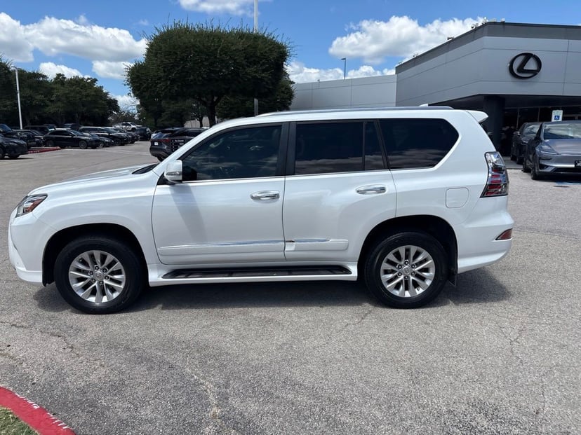 2016 Lexus GX - Image 2