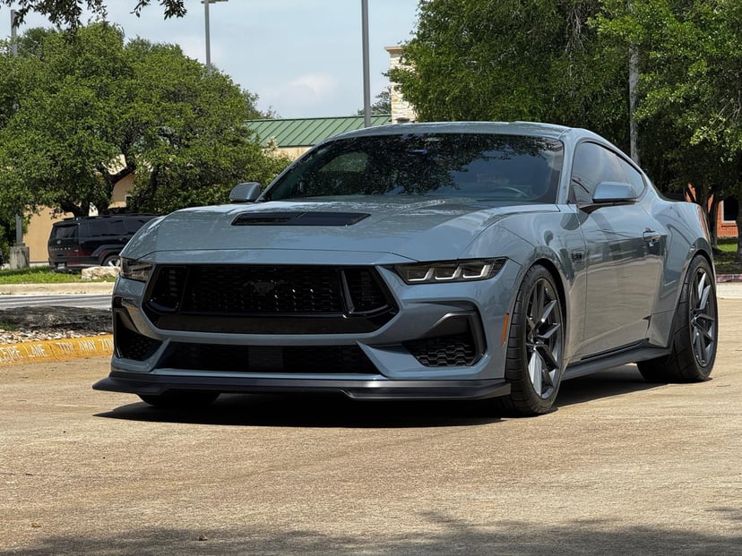 2025 Ford Mustang - Image 1
