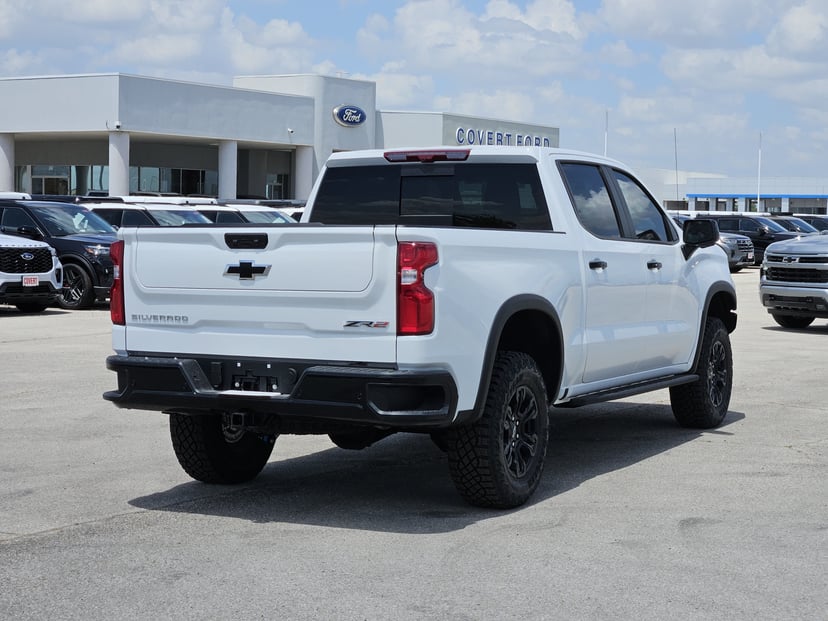 2026 Chevrolet Silverado 1500 - Image 2