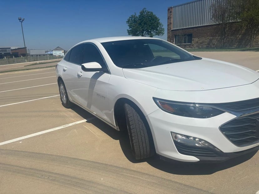2022 Chevrolet Malibu - Image 2