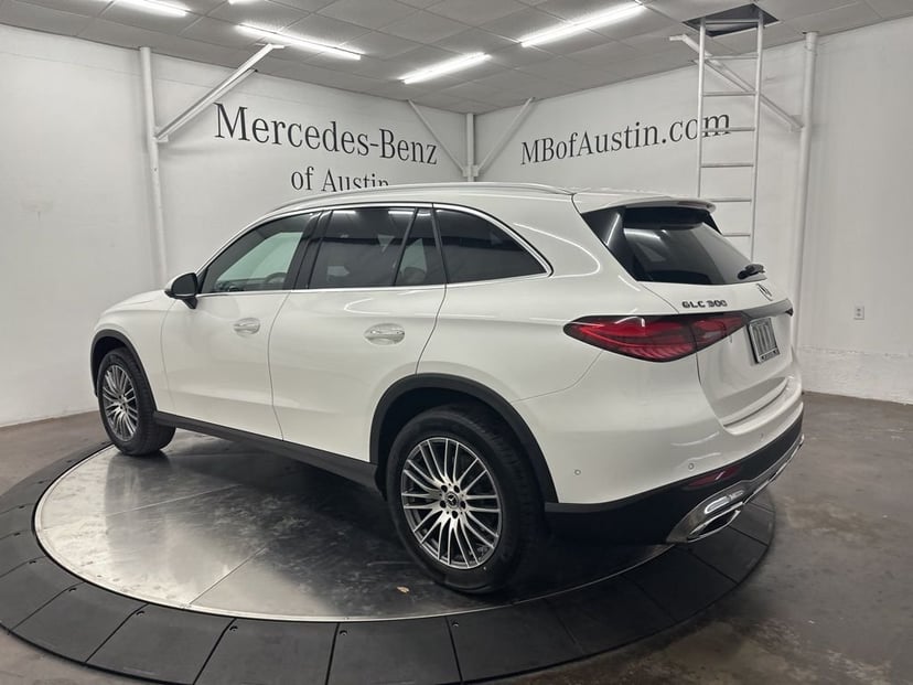 2026 Mercedes-Benz GLC - Image 3