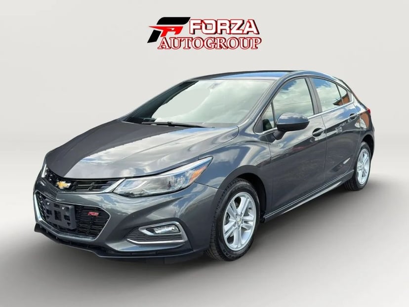 2018 Chevrolet Cruze - Image 2