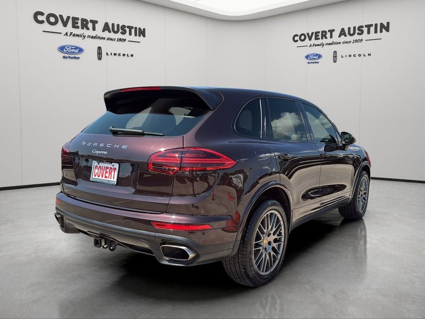 2017 Porsche Cayenne - Image 3
