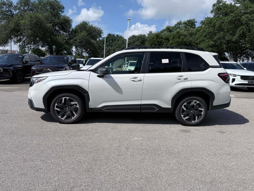 2025 Subaru Forester - Image 3