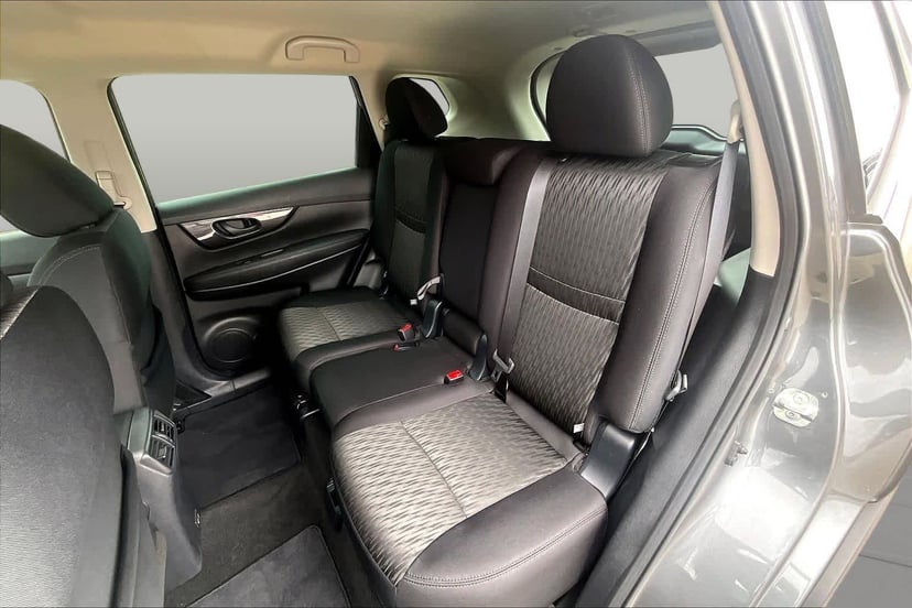 2020 Nissan Rogue - Image 2