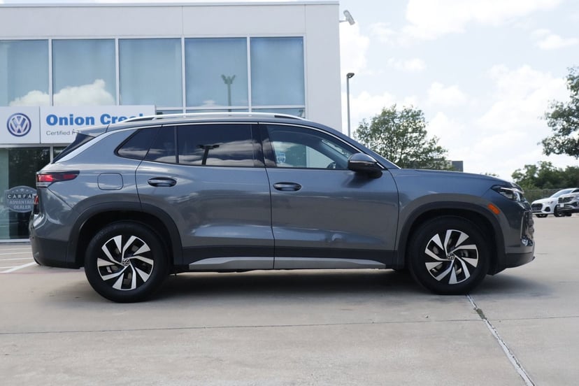 2026 Volkswagen Tiguan - Image 2