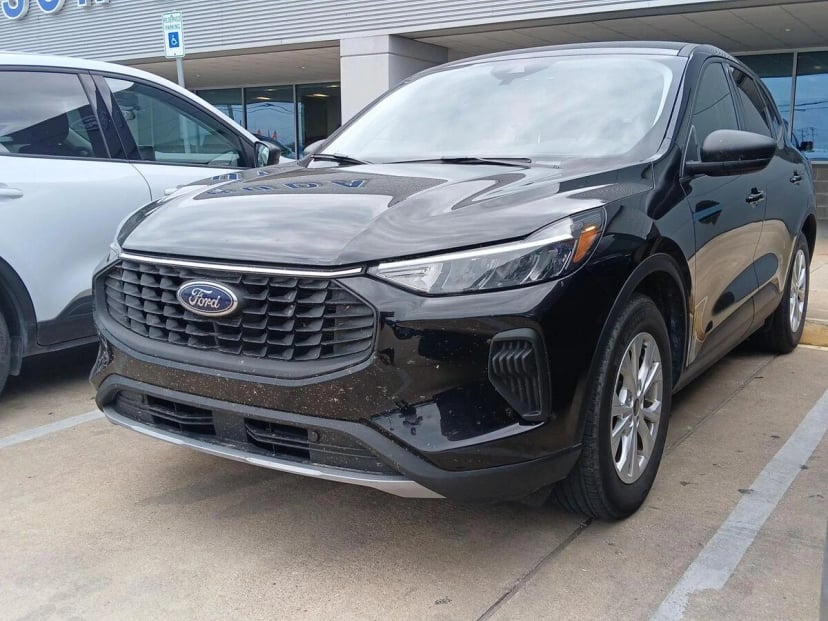 2025 Ford Escape - Image 2