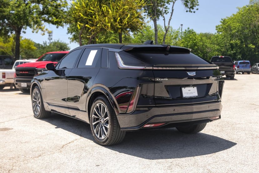 2024 Cadillac Lyriq - Image 3