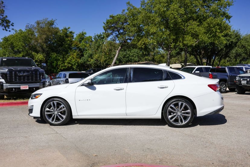 2020 Chevrolet Malibu - Image 2