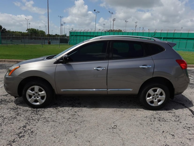 2015 Nissan Rogue Select - Image 2