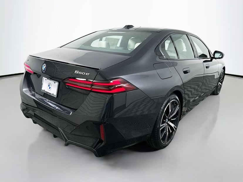 2026 BMW 5-series - Image 3