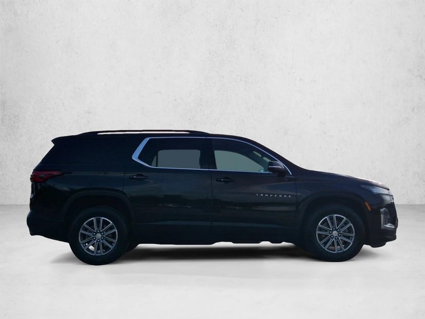 2023 Chevrolet Traverse - Image 2