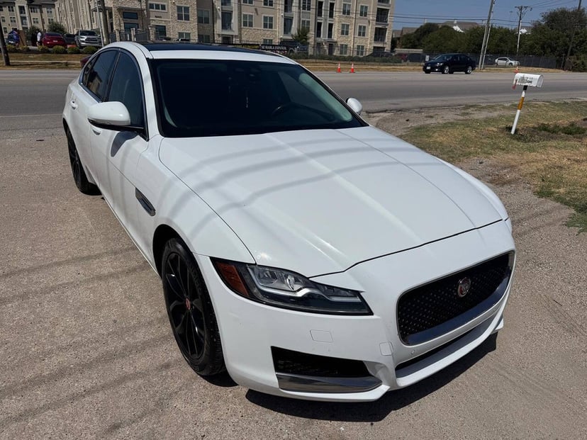 2019 Jaguar XF - Image 1