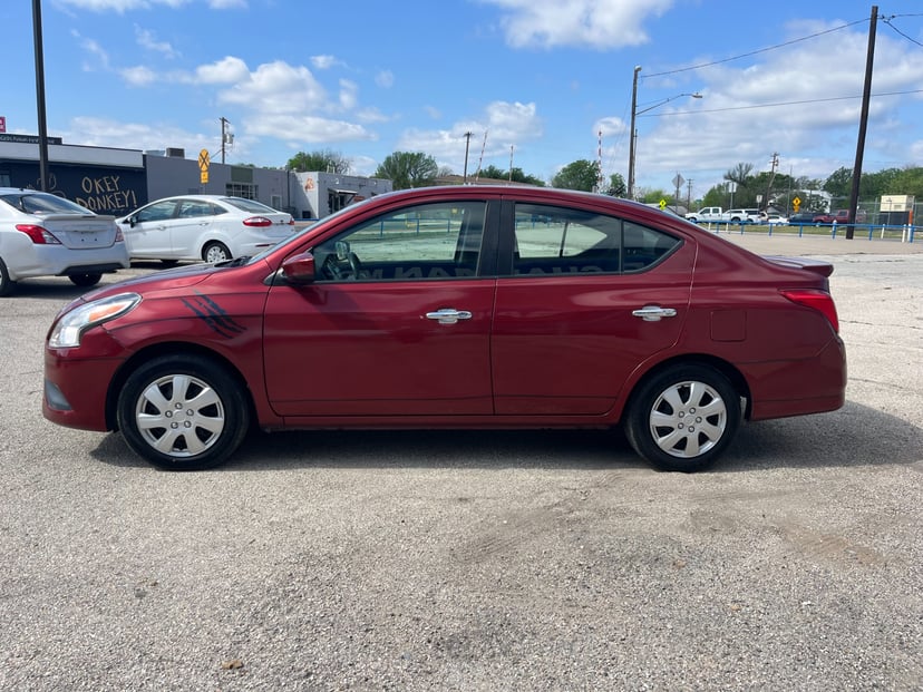 2019 Nissan Versa - Image 2