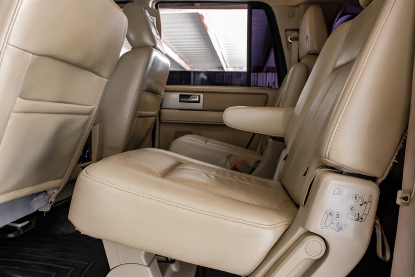 2014 Ford Expedition - Image 2