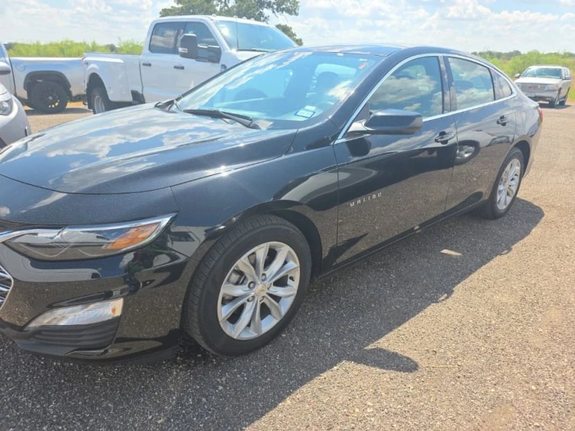 2025 Chevrolet Malibu - Image 2