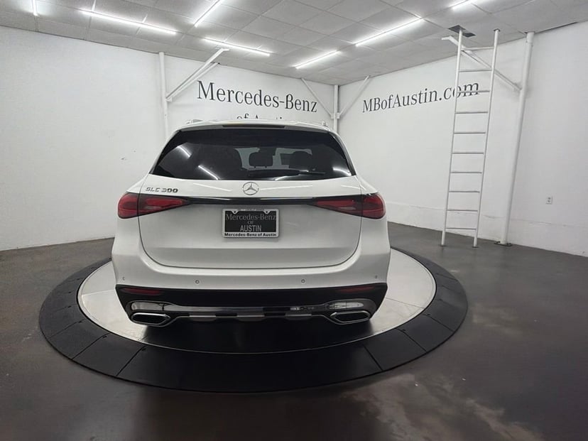 2027 Mercedes-Benz GLC - Image 3