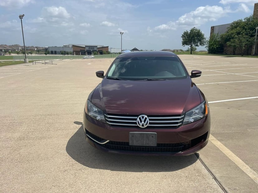 2013 Volkswagen Passat - Image 2