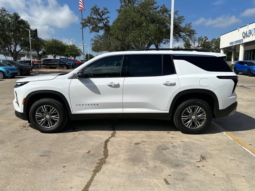 2026 Chevrolet Traverse - Image 2