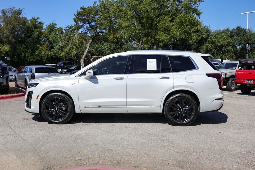 2022 Cadillac XT6 - Image 2