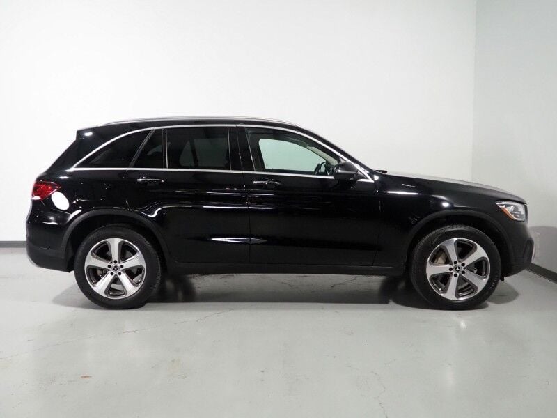 2022 Mercedes-Benz GLC 300 4MATIC - Image 2