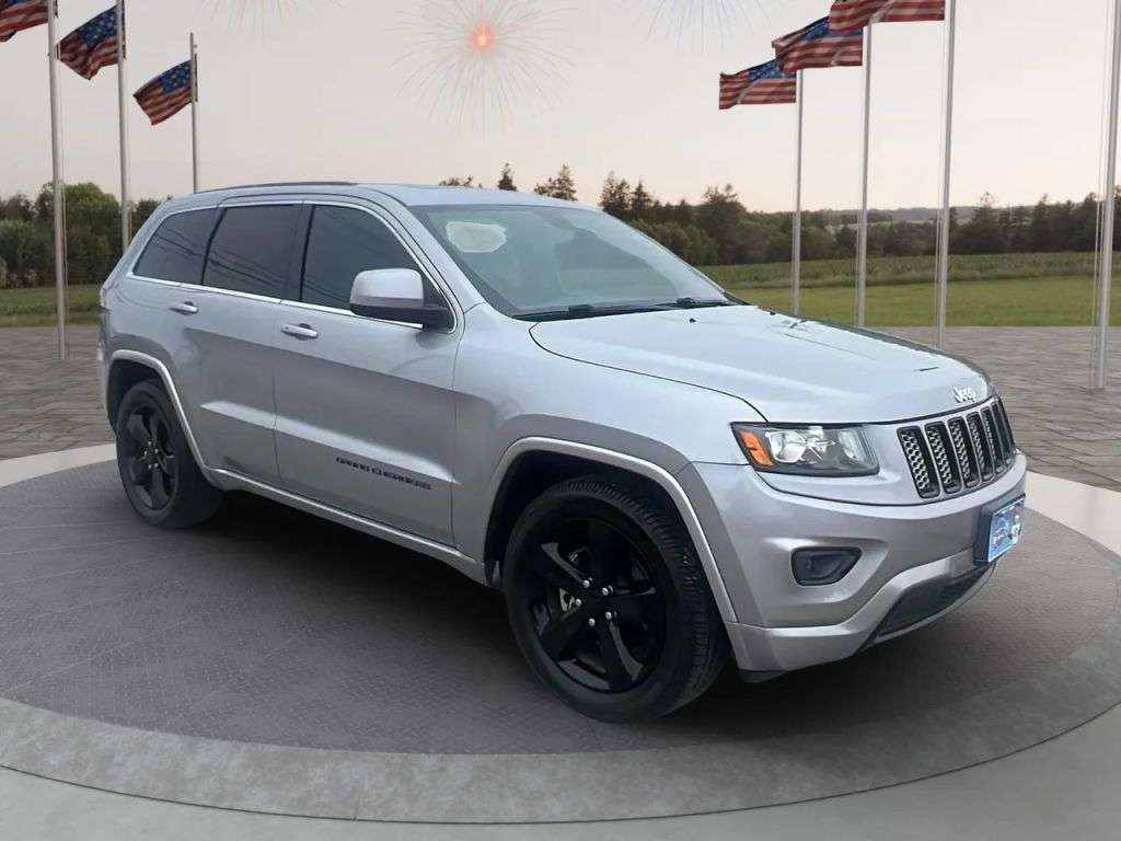 2015 Jeep Grand Cherokee - Image 1