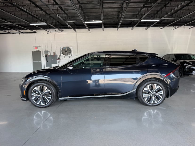 2022 Kia EV6 - Image 2