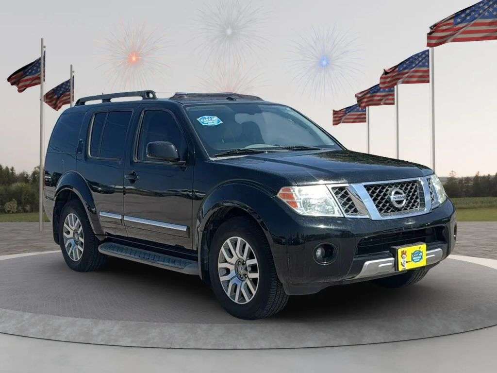 2010 Nissan Pathfinder - Image 2