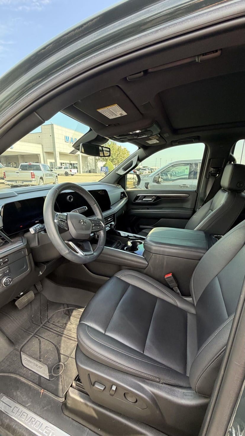 2025 Chevrolet Tahoe - Image 3