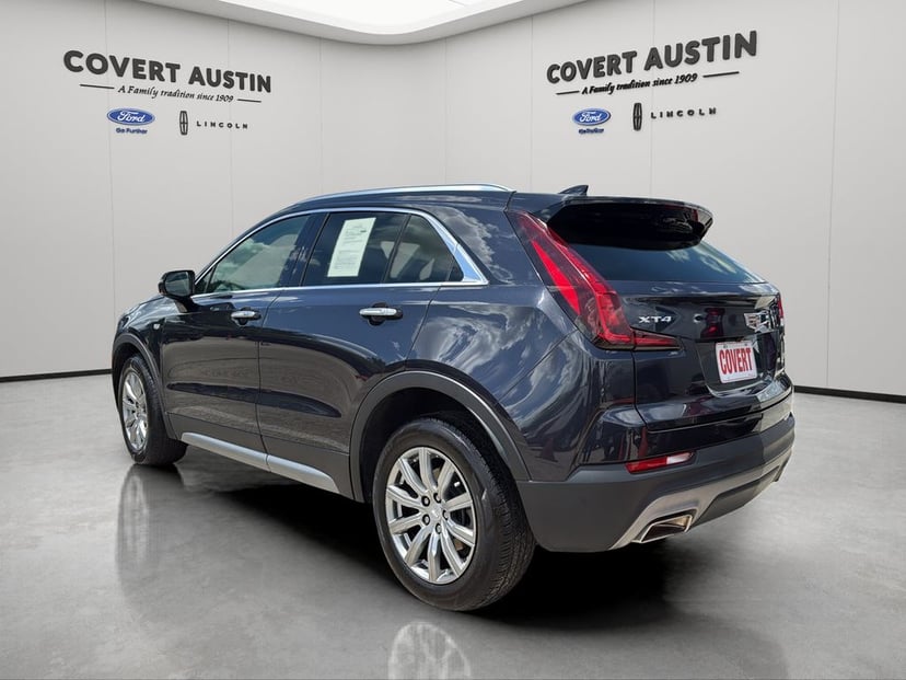 2023 Cadillac XT4 - Image 2