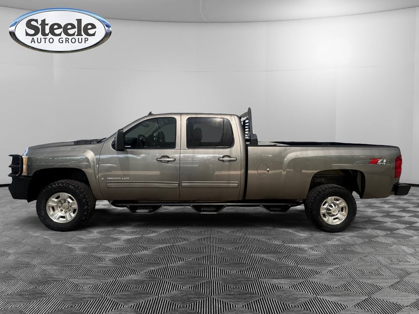 2009 Chevrolet Silverado 3500 HD - Image 2