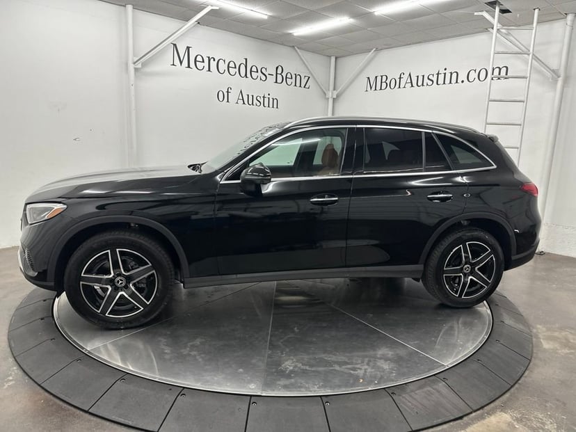 2027 Mercedes-Benz GLC - Image 2