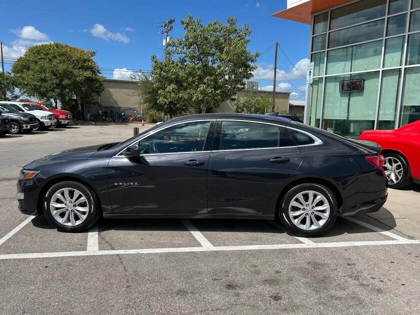 2022 Chevrolet Malibu - Image 2