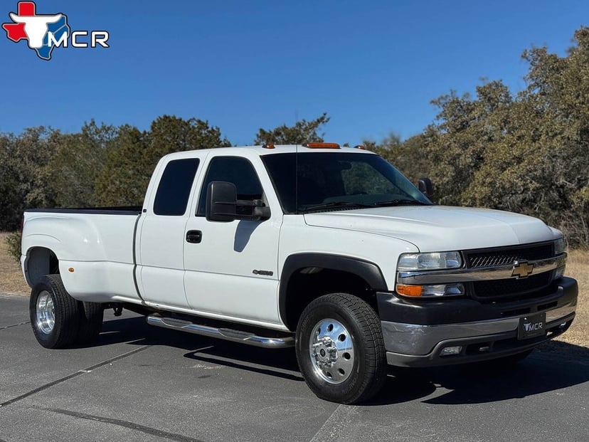 2001 Chevrolet Silverado 3500 HD - Image 1