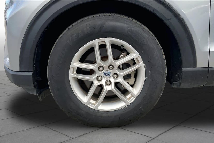 2025 Ford Explorer - Image 1
