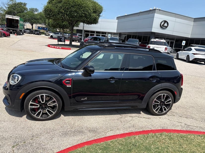 2021 MINI Countryman - Image 2