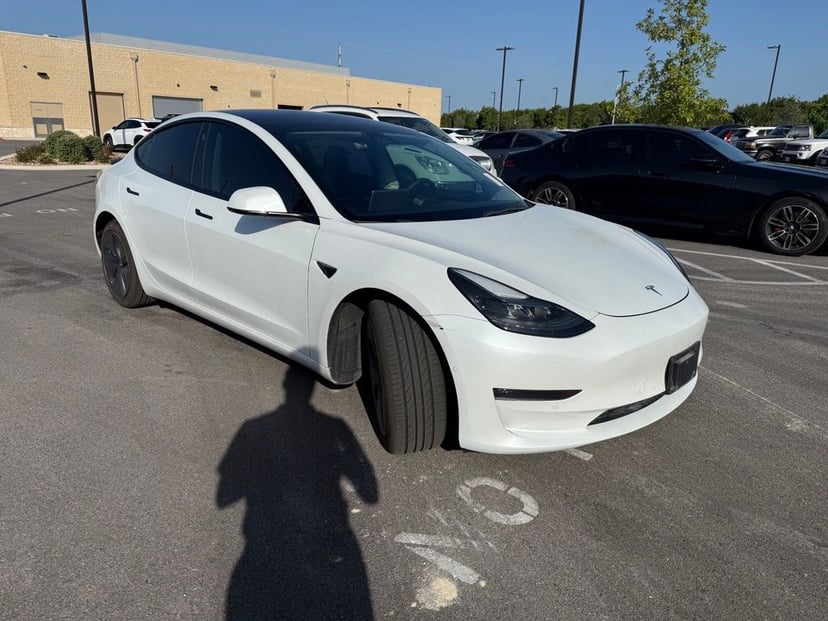 2022 Tesla Model 3 - Image 3