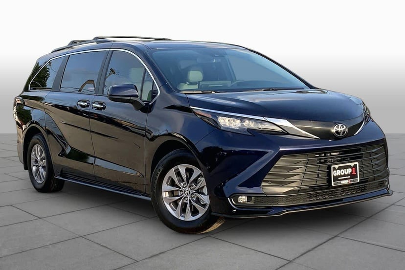 2026 Toyota Sienna - Image 1