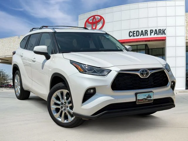 2026 Toyota Highlander - Image 1