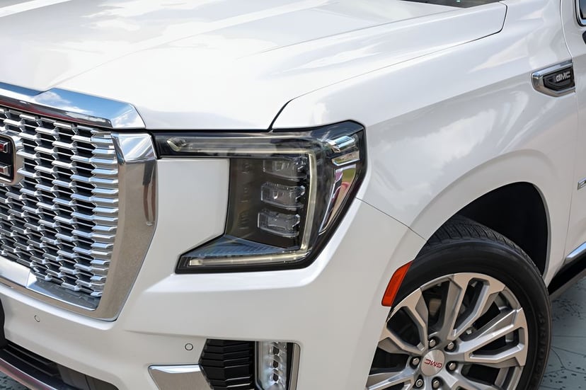 2023 GMC Yukon - Image 3