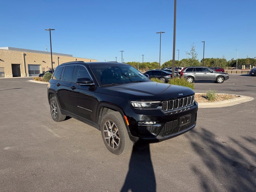 2023 Jeep Grand Cherokee - Image 1
