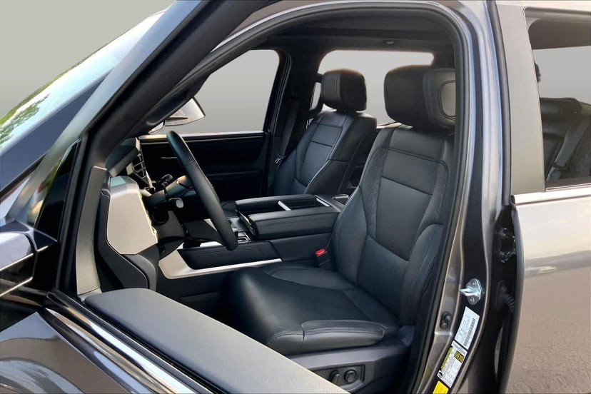 2025 Toyota Tundra - Image 3