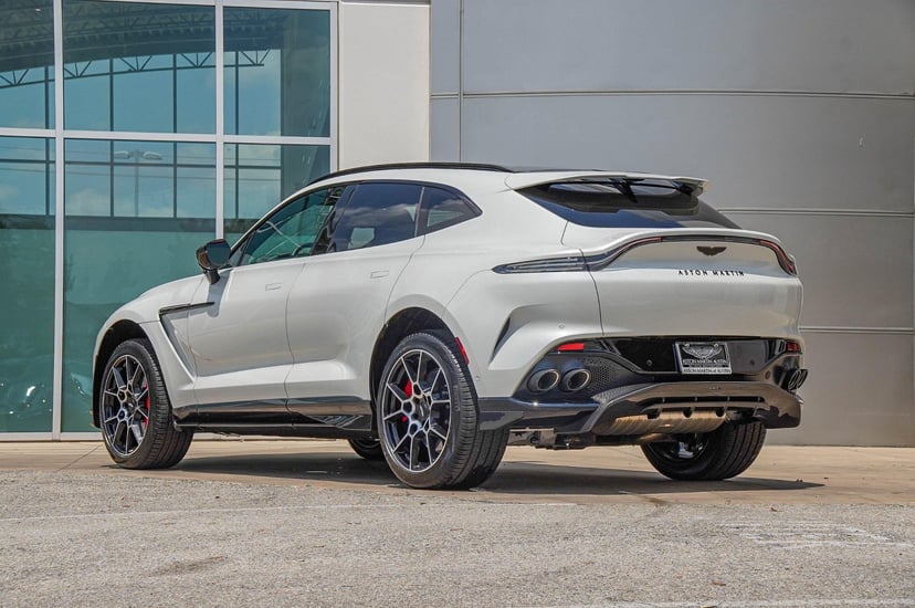 2025 Aston Martin DBX - Image 2