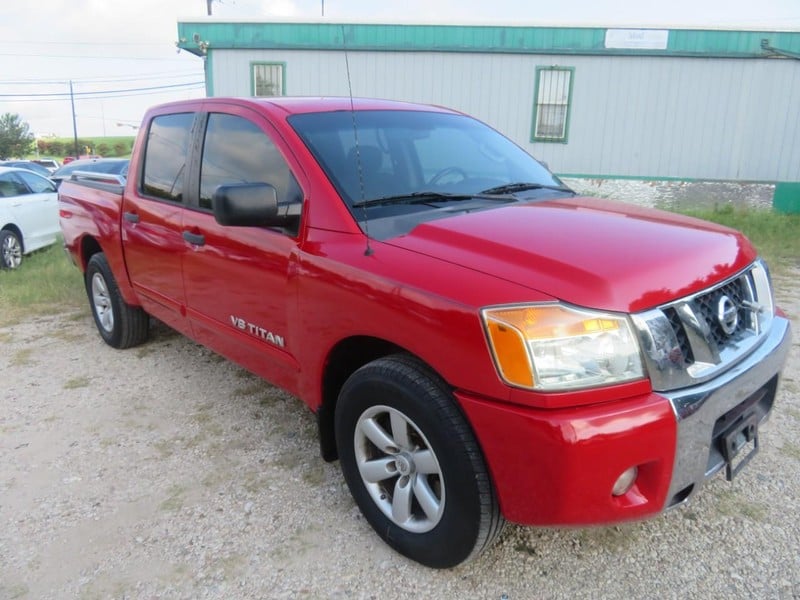 2012 Nissan Titan - Image 1