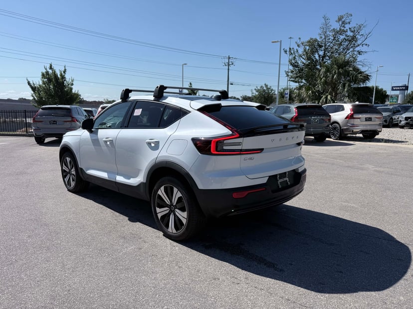 2023 Volvo c40 - Image 3
