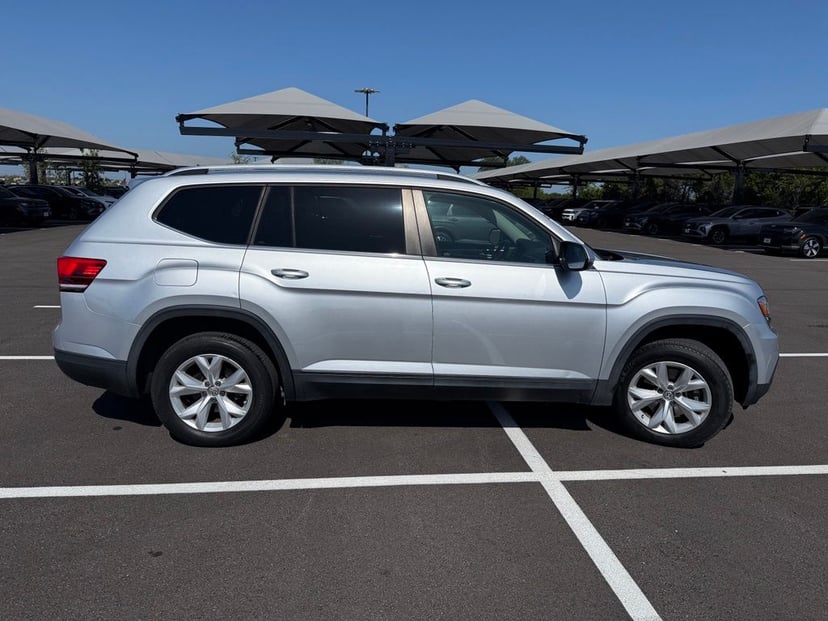 2018 Volkswagen Atlas - Image 2