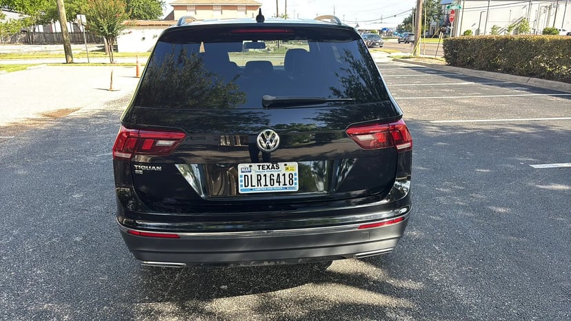 2021 Volkswagen Tiguan - Image 3