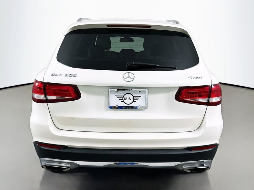 2017 Mercedes-Benz GLC GLC 300 4D Sport Utility White - Image 3
