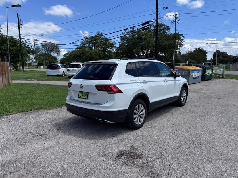 2020 Volkswagen Tiguan - Image 2