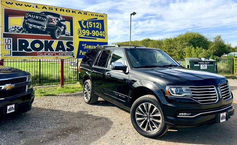 2017 Lincoln Navigator - Image 1